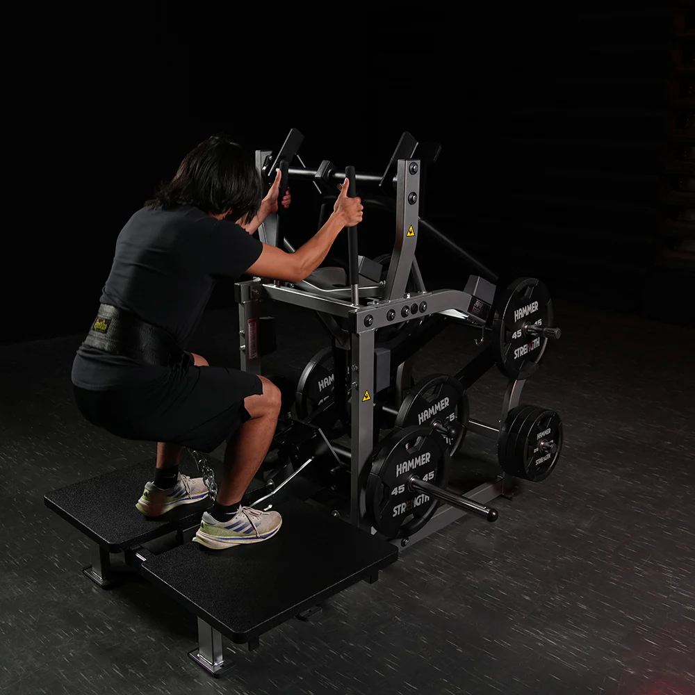 Hammer Strength Plate-Loaded Belt Squat - Image 12