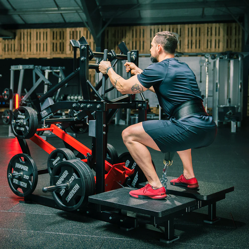 Hammer Strength Plate-Loaded Belt Squat - Image 13