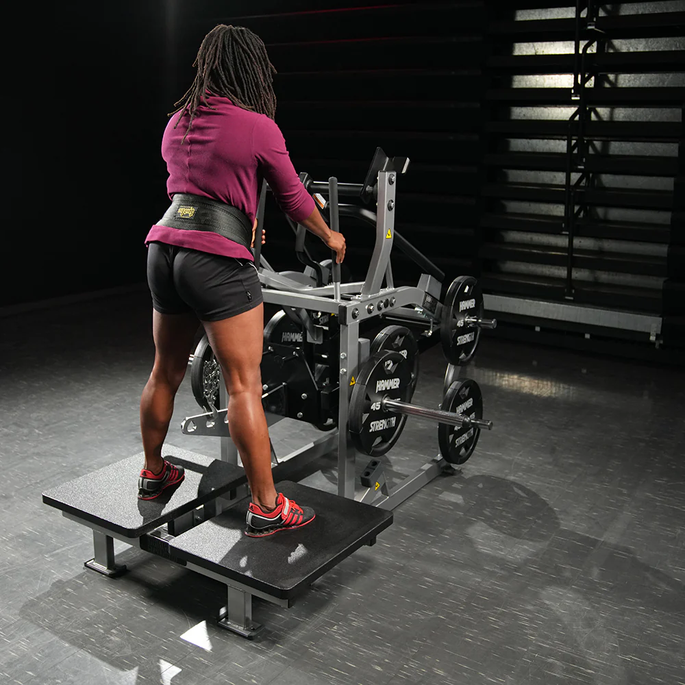 Hammer Strength Plate-Loaded Belt Squat - Image 4