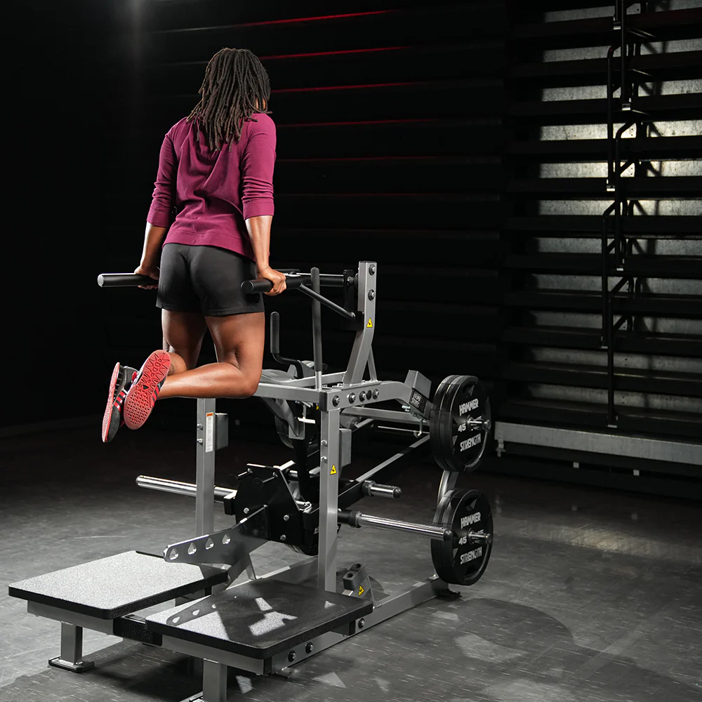 Hammer Strength Plate-Loaded Belt Squat - Image 9