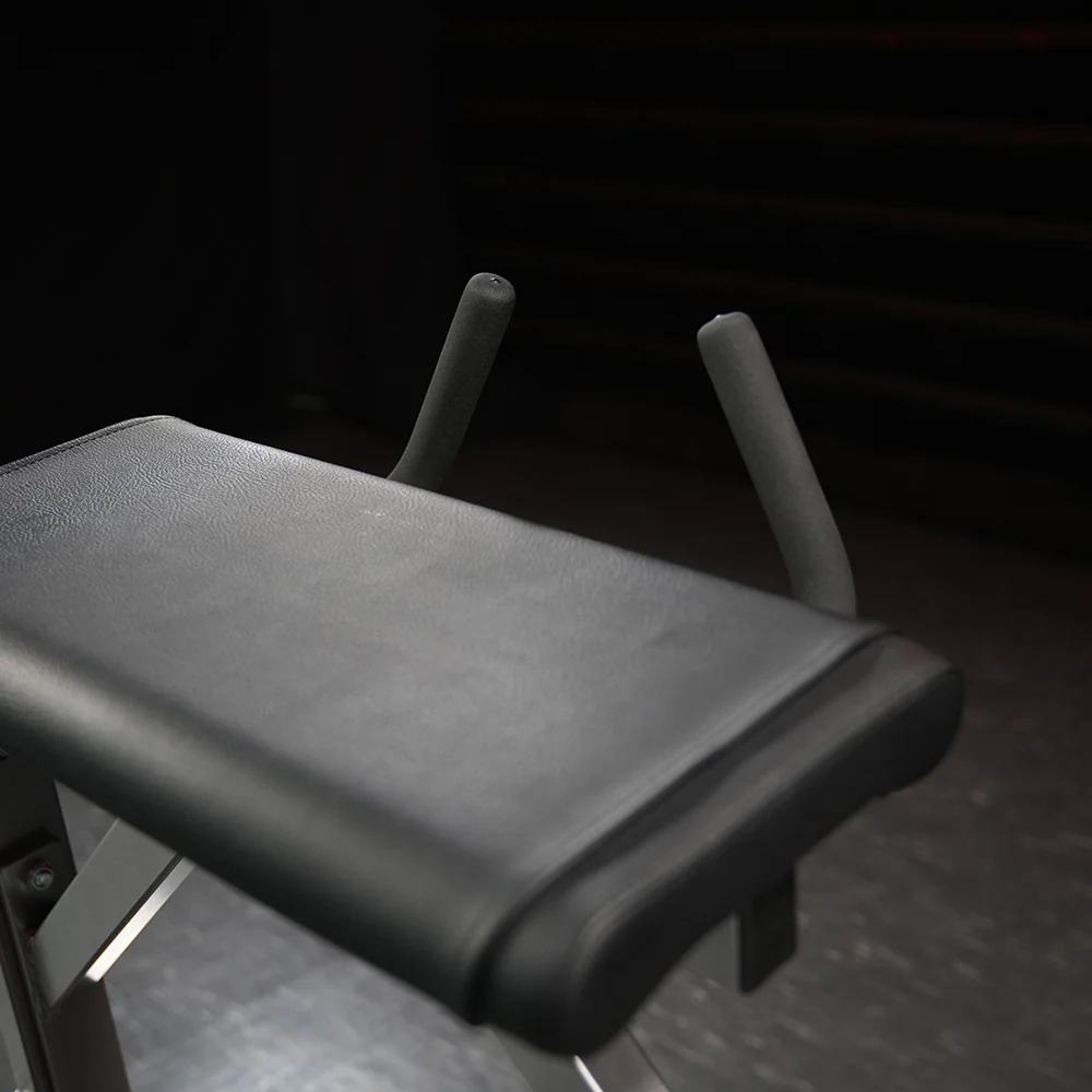 Hammer Strength Plate-Loaded Iso-Lateral Kneeling Leg Curl - Image 14