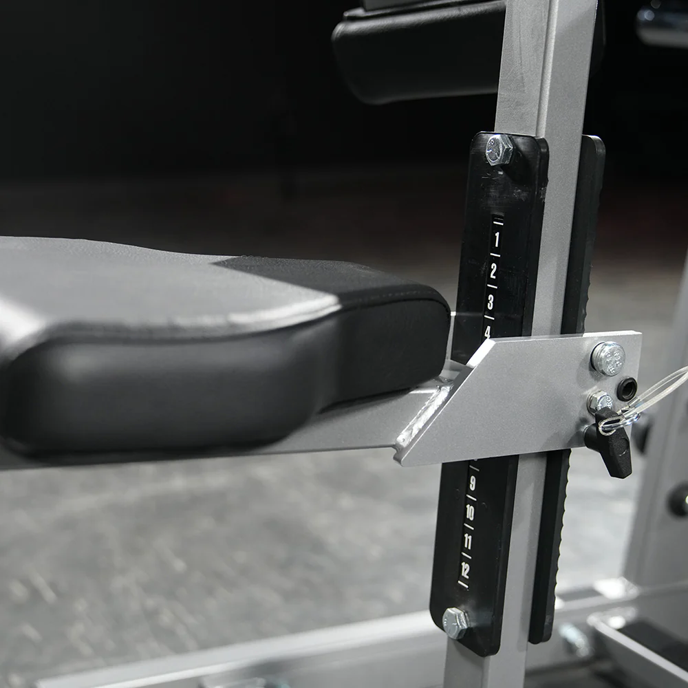 Hammer Strength Plate-Loaded Iso-Lateral Wide Pulldown - Image 14