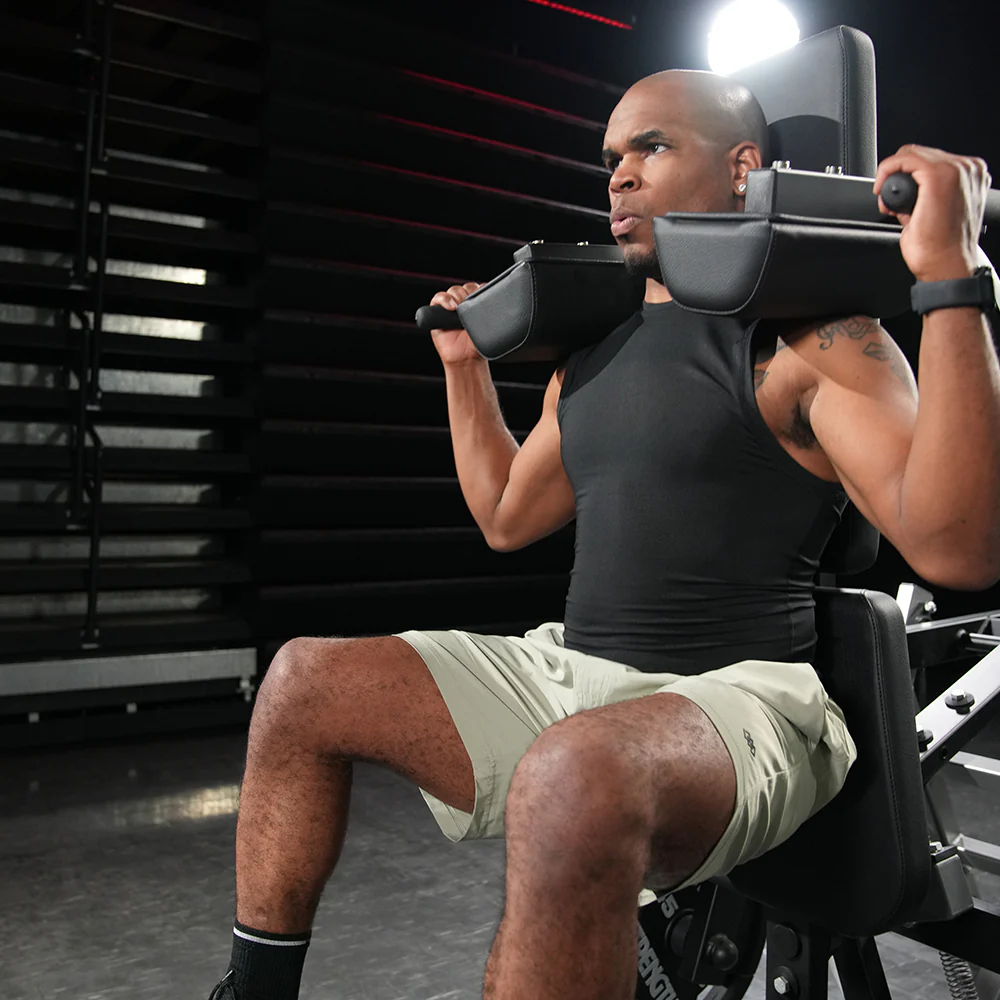 Hammer Strength Plate-Loaded V-Squat - Image 4