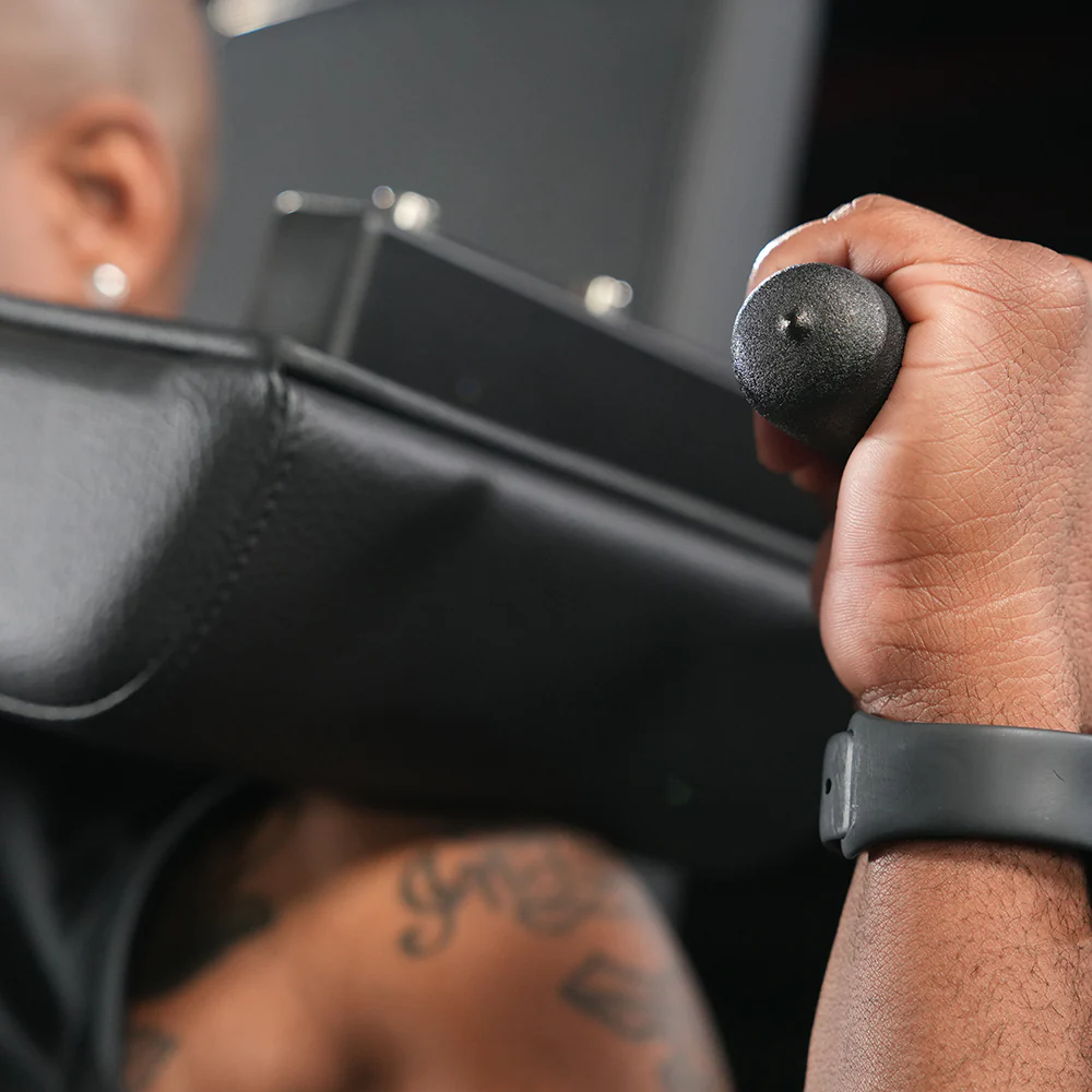 Hammer Strength Plate-Loaded V-Squat - Image 6