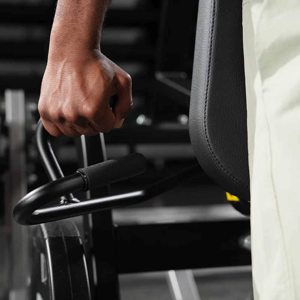 Hammer Strength Plate-Loaded V-Squat - Image 7